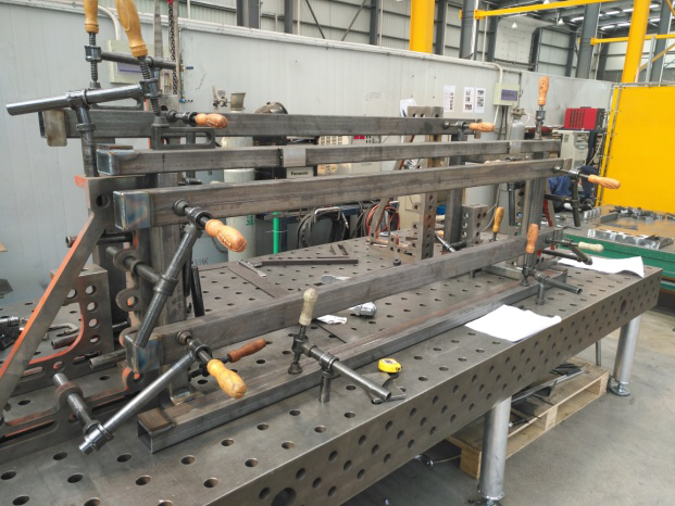 1520826828.png 半导体设备架子2.png