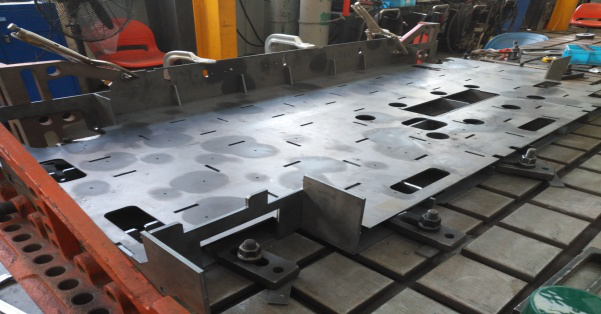 1520835709.png 半导体设备底座2.png